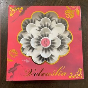 Veleashia False Lashes